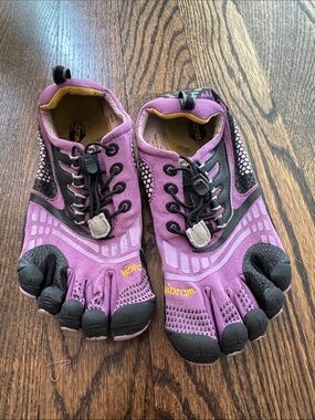Vibram FiveFingers Purple and Black Minimalist Toe Shoes